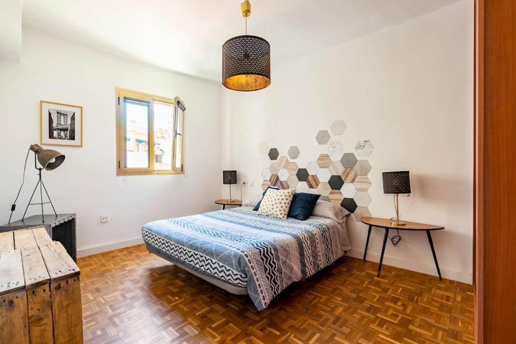 Lifehouse Cathedral * Free Parking* Superiorwifi* Apartment Алмерия Екстериор снимка